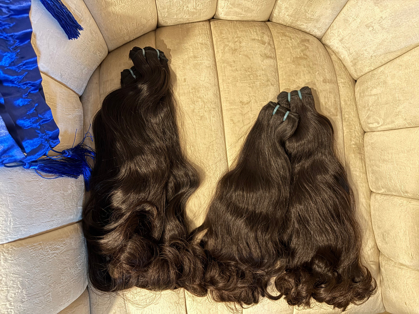 SUPER EXCLUSIVE RAW INDIAN BOUNCY CURLY (PREMIUM COLLECTION)