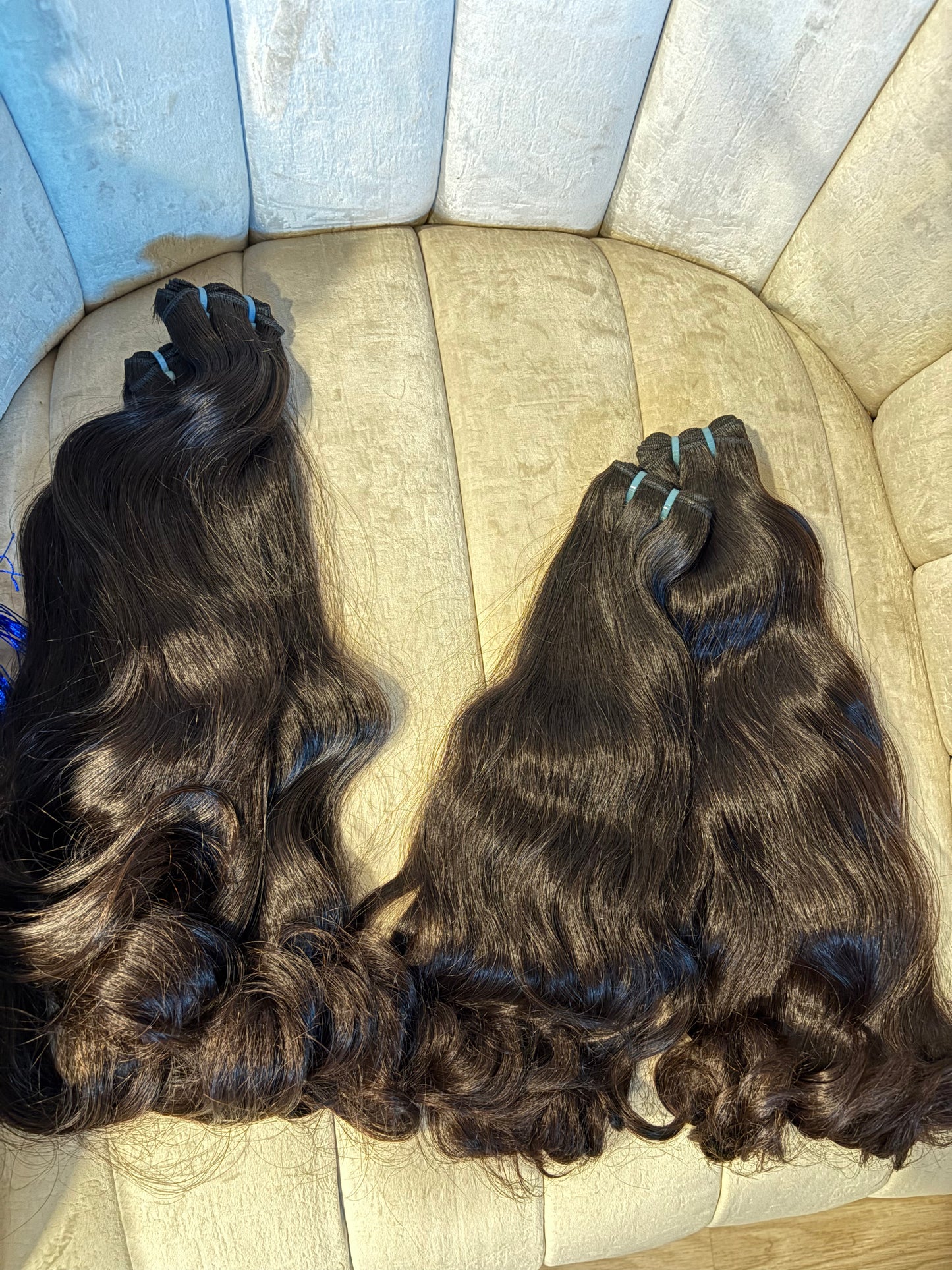 SUPER EXCLUSIVE RAW INDIAN BOUNCY CURLY (PREMIUM COLLECTION)