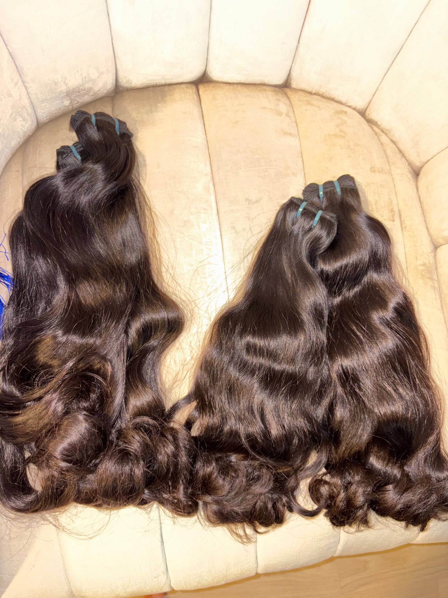 SUPER EXCLUSIVE RAW INDIAN BOUNCY CURLY (PREMIUM COLLECTION)