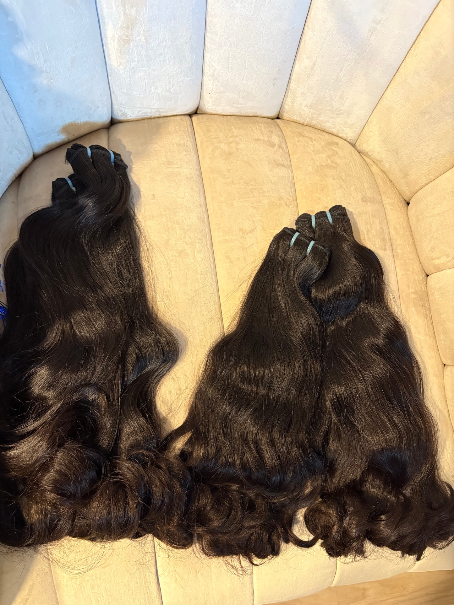 SUPER EXCLUSIVE RAW INDIAN BOUNCY CURLY (PREMIUM COLLECTION)