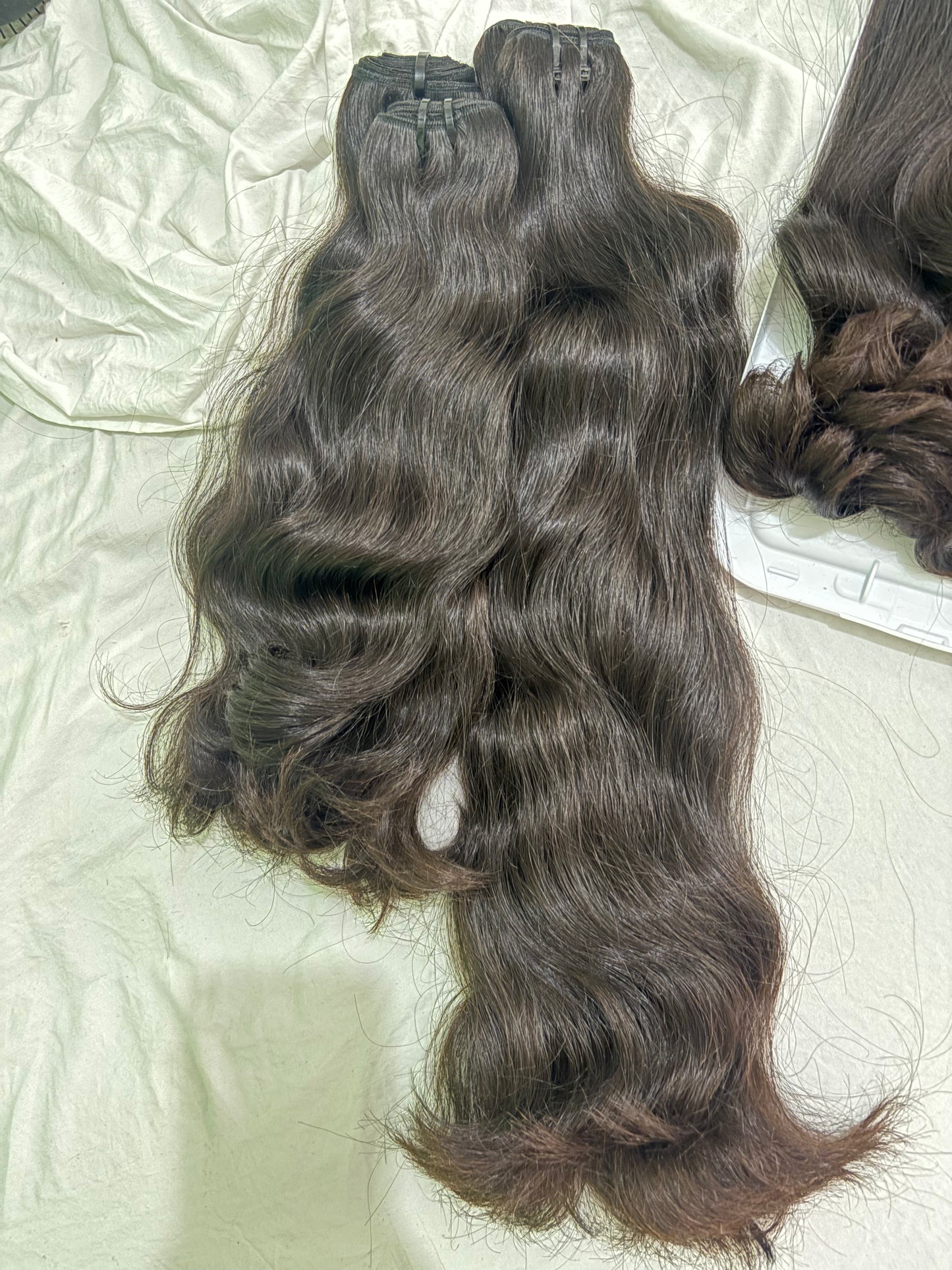 RAW VIETNAMESE NATURAL WAVY(LUXURY COLLECTION)